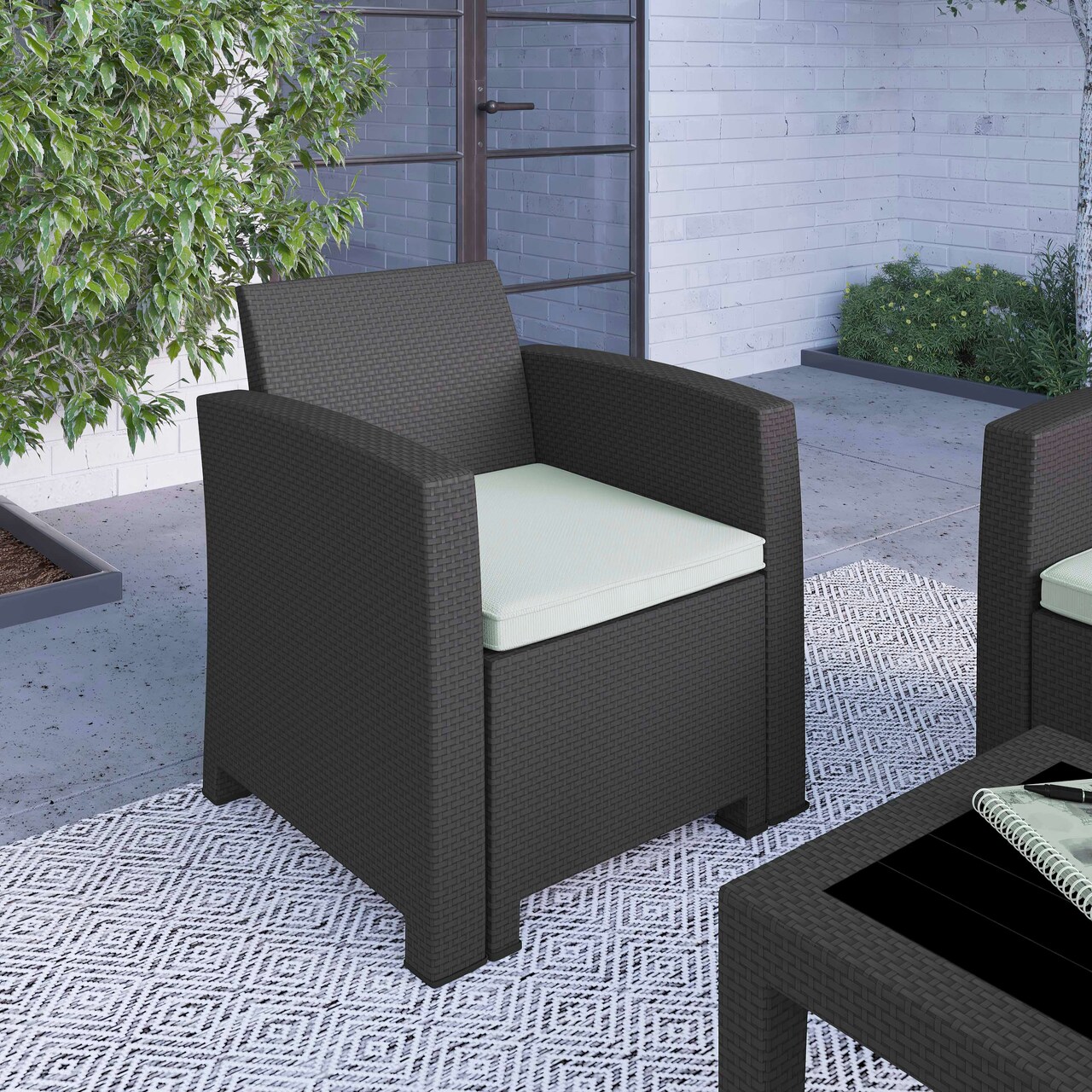 Merrick Lane Malmok Outdoor Furniture Resin Chair Faux Rattan Wicker Pattern Patio Chair With All-Weather Cushion
